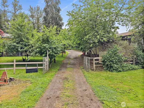 16624 SE 240th St, Kent, WA 98042