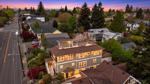 400 NE 50th St, Seattle, WA 98105