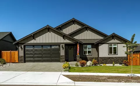 961 NW Shire St, Oak Harbor, WA 98277