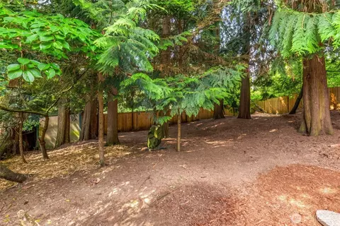 Exterior - 332 163rd Pl SE, Bothell, WA 98012 photo 3 of 6