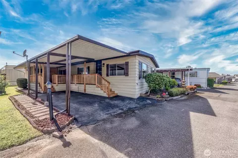 18501 52nd Ave W #22, Lynnwood, WA 98037