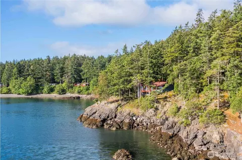 755 Ferry Rd, Lopez Island, WA 98261