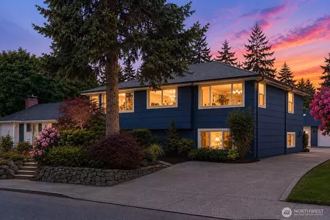 707 W Bertona St, Seattle, WA 98119