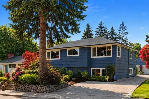707 W Bertona St, Seattle, WA 98119
