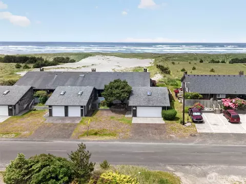 31617 G St, Ocean Park, WA 98640