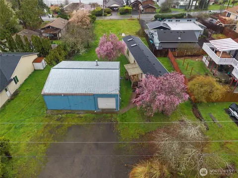 9823 Whitecap Dr NW, Olympia, WA 98502