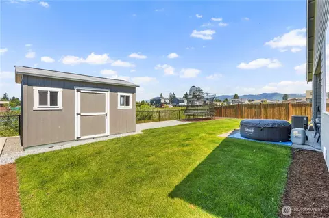 Exterior - 3569 Elmont Ave, Enumclaw, WA 98022 photo 4 of 7