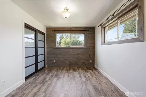 102 Sherwood Ln, Castle Rock, WA 98611