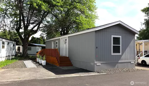 1060 N Wenas Rd #9, Selah, WA 98942
