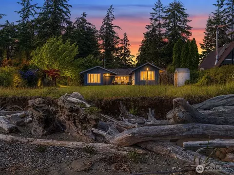4448 S Shore Dr, Anacortes, WA 98221