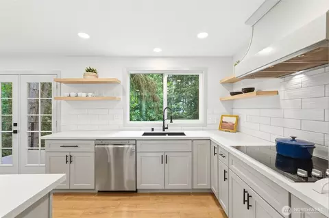 Kitchen - 132 224th St SE, Bothell, WA 98021 photo 6 of 6