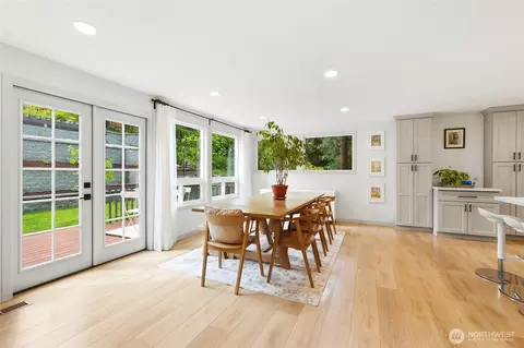 Dining - 132 224th St SE, Bothell, WA 98021 photo 2 of 3