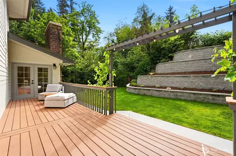 Exterior - 132 224th St SE, Bothell, WA 98021 photo 6 of 13