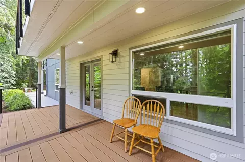 Exterior - 132 224th St SE, Bothell, WA 98021 photo 10 of 13