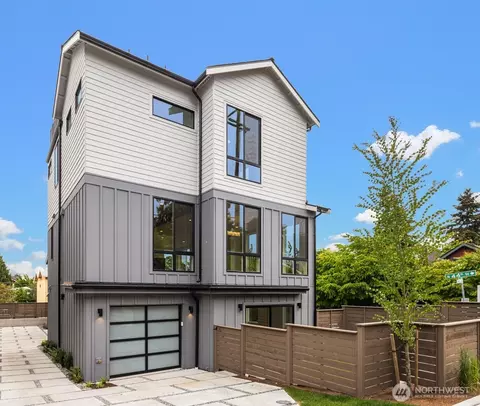 102 NE 44th St, Seattle, WA 98105