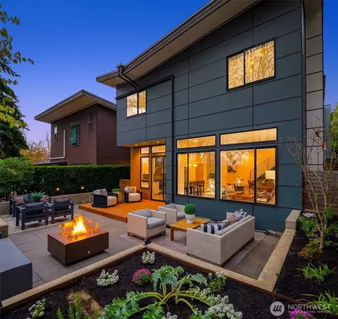 305 24th Ave E, Seattle, WA 98112