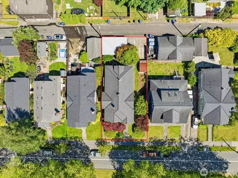View/Area - 1621 Colby Ave, Everett, WA 98201 photo 1 of 6