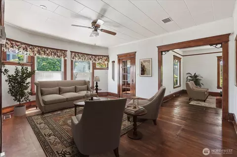 Living - 1621 Colby Ave, Everett, WA 98201 photo 1 of 5