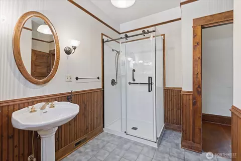 Bath - 1621 Colby Ave, Everett, WA 98201 photo 1 of 1