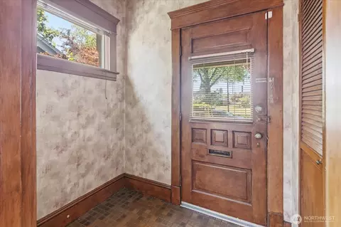 Entry Way - 1621 Colby Ave, Everett, WA 98201 photo 1 of 3