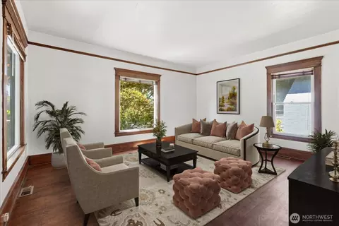 Living - 1621 Colby Ave, Everett, WA 98201 photo 2 of 5
