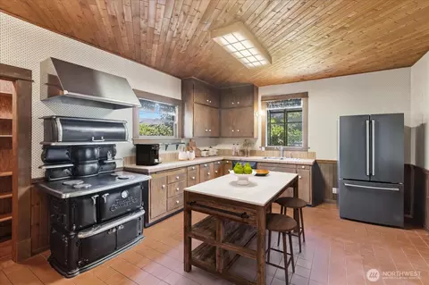 Kitchen - 1621 Colby Ave, Everett, WA 98201 photo 1 of 4