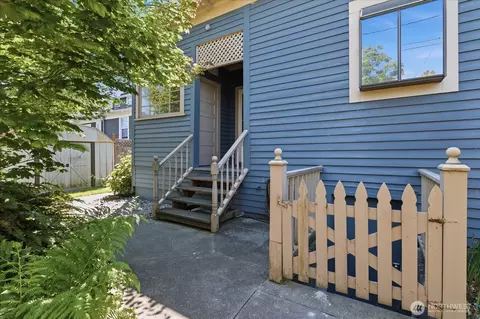 Exterior - 1621 Colby Ave, Everett, WA 98201 photo 4 of 6