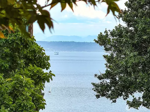 1231 Monroe St, Port Townsend, WA 98368