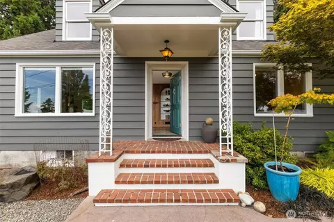1231 Monroe St, Port Townsend, WA 98368