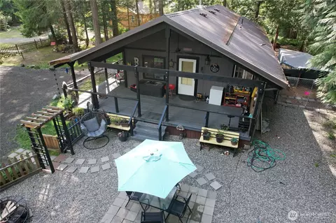 60 N Carp Pl N, Hoodsport, WA 98548