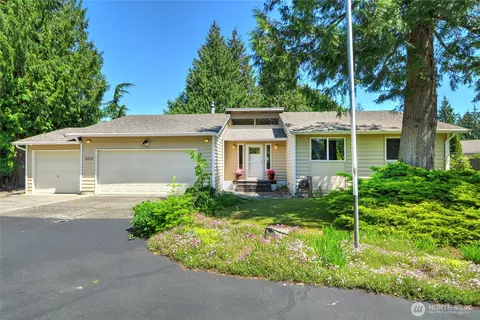 4013 Creek Pl, Mount Vernon, WA 98273
