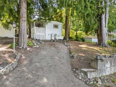 18745 1st Ave NE, Suquamish, WA 98392