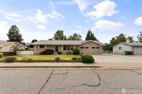 60 N Green Pl, East Wenatchee, WA 98802