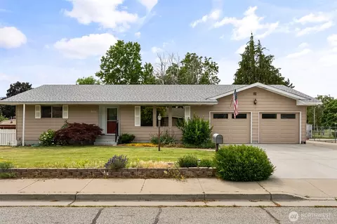 60 N Green Pl, East Wenatchee, WA 98802