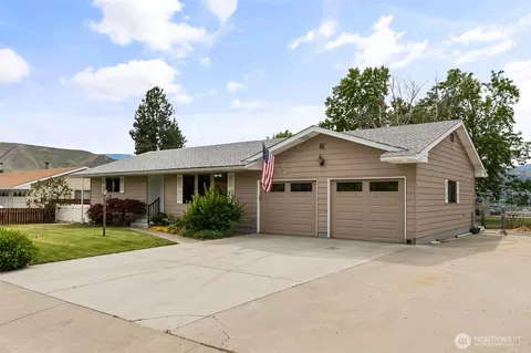 60 N Green Pl, East Wenatchee, WA 98802