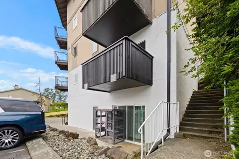 1425 S Puget Dr #117, Renton, WA 98055