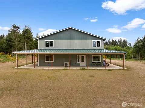 Exterior - 1363 E Crestview Dr, Shelton, WA 98584 photo 3 of 9