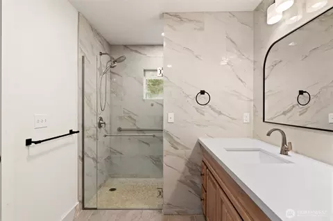 Bath - 1363 E Crestview Dr, Shelton, WA 98584 photo 2 of 3