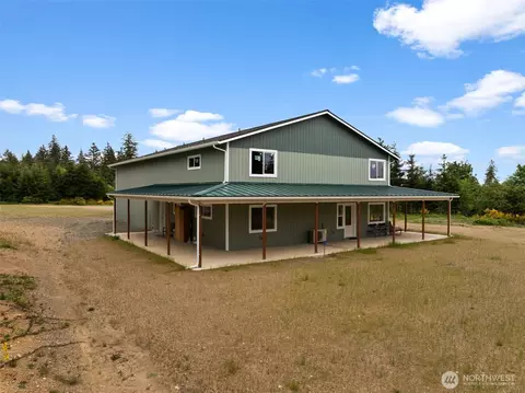Exterior - 1363 E Crestview Dr, Shelton, WA 98584 photo 4 of 9