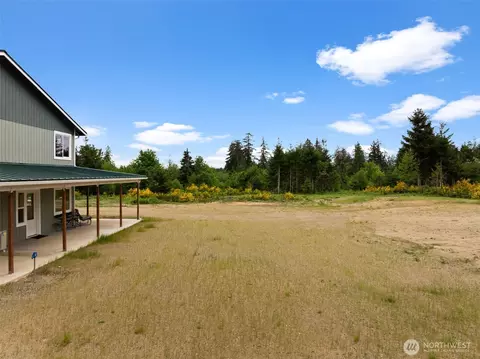 Exterior - 1363 E Crestview Dr, Shelton, WA 98584 photo 5 of 9