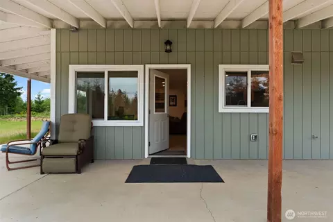 Exterior - 1363 E Crestview Dr, Shelton, WA 98584 photo 9 of 9