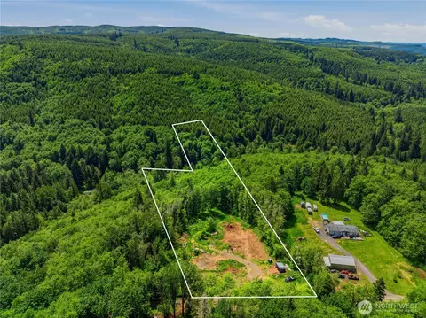 303 Upperwest Rd, Castle Rock, WA 98611