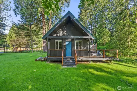 110 Mt Rainier Dr, Packwood, WA 98361