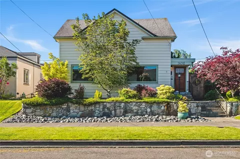 1605 9th St, Anacortes, WA 98221