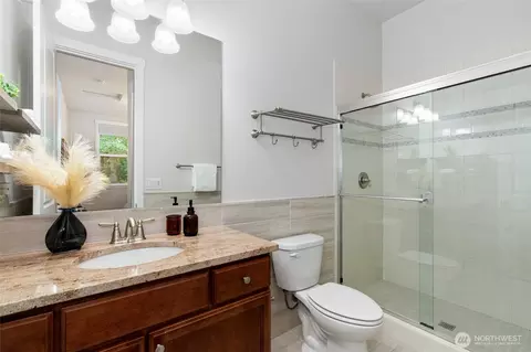 Bath - 5716 197th Pl SE, Bothell, WA 98012 photo 1 of 5