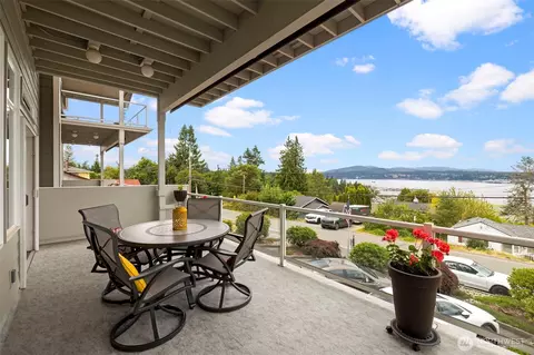 219 Tracy Ave N #202, Port Orchard, WA 98366