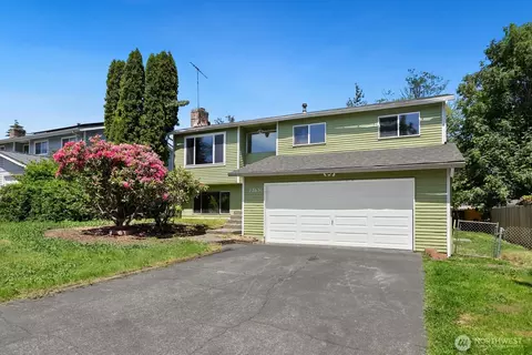 12630 SE 215th St, Kent, WA 98031