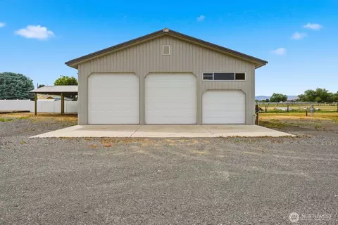 4101 Ahtanum, Yakima, WA 98903