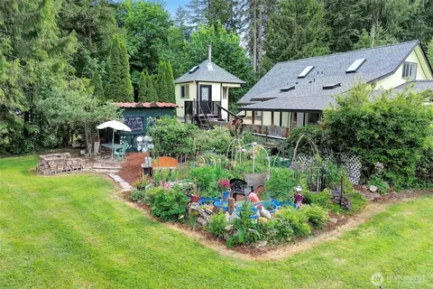 14902 Turner Rd SE, Rainier, WA 98576