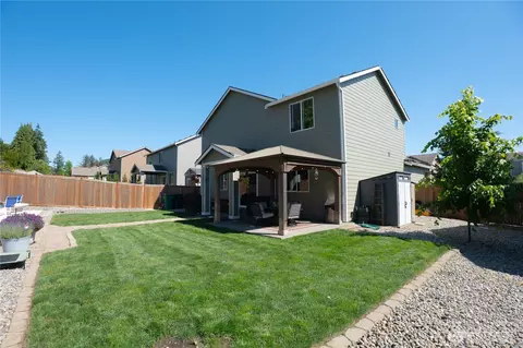 Exterior - 963 Bondgard Ave E, Enumclaw, WA 98022 photo 2 of 9